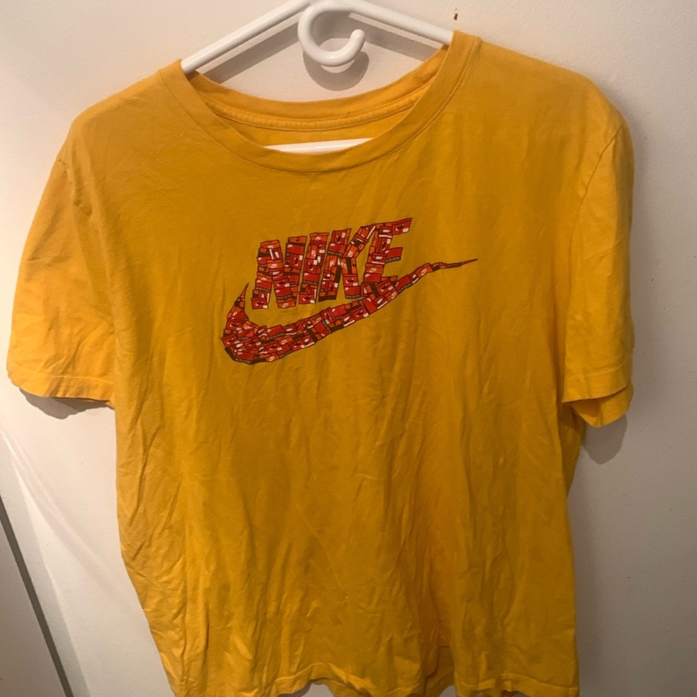 Supremely Awesome Nike Sneaker Box Design Soft Yellow Tshirt Sneakerhead SZ XL🔥